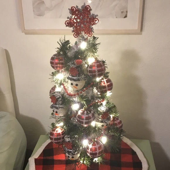 New Handcrafted 24 inch Snowman Christmas Tree - Picture 1 of 6